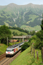 Lokomotiva: Re 460.021-9 | Vlak: IC 816 ( Romanshorn - Brig ) | Msto a datum: Frutigen 20.06.2006