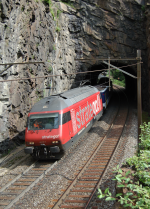 Lokomotiva: Re 460.038-3 | Vlak: IR 2272 ( Locarno - Zürich HB ) | Místo a datum: Wassen 23.06.2006