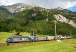 Lokomotiva: Re 465.007-3 + Re 465.008-1 | Vlak: IM 43628 ( Novara - Freiburg im Breisgau ) | Msto a datum: Blausee-Mitholz 19.06.2006