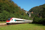 Lokomotiva: RABDe 500.026 | Vlak: Sdz 33557 ( Basel SBB - Bellinzona ) | Místo a datum: Giornico 09.09.2007