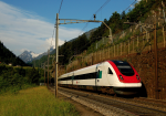 Lokomotiva: RABDe 500. | Vlak: ICN 654 ( Chiasso - Zrich HB ) | Msto a datum: Intschi 03.06.2009