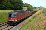 Lokomotiva: Re 6/6 11672 + Re 4/4 11175 | Vlak: GG 49641 ( Regensdorf-Watt - Domodossola ) | Místo a datum: Kumm 19.06.2006