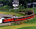 Lokomotiva: Ge 4/4 633 | Vlak: D 501 Bernina-Express ( Chur - Tirano ) | Msto a datum: Bergn/Bravuogn 05.08.1994