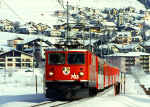 Lokomotiva: Ge 6/6 703 | Vlak: D 1525 ( Chur - St.Moritz ) | Místo a datum: Celerina 27.01.1996
