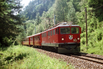 Lokomotiva: Ge 6/6 703 | Vlak: D 540 ( St.Moritz - Chur ) | Místo a datum: Reichenau-Tamins 04.07.1994