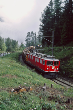 Lokomotiva: Ge 6/6 704 | Vlak: G 5313 ( Landquart - Samedan ) | Místo a datum: Preda 05.07.1995