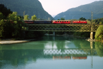Lokomotiva: Ge 6/6 707 | Vlak: D 515 ( Chur - St.Moritz ) | Místo a datum: Reichenau-Tamins 20.07.2003