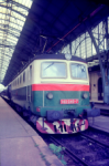 Lokomotiva: 140.040-7 | Vlak: R 495 ( Praha hl.n. - Katowice Gl. ) | Místo a datum: Praha hl.n.   02.07.1990