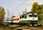 Lokomotiva: 150.015-6 | Vlak: R 441 Vsacan ( Cheb - Žilina ) | Místo a datum: Kolín dílny   23.10.2004