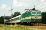 Lokomotiva: 162.018-6 | Vlak: R 241 Vsacan ( Cheb - Žilina ) | Místo a datum: Nová Ves u Kolína   09.07.2006
