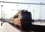 Lokomotiva: 230.081-2 ( S489.0081 ) | Vlak: R 1105 Moravan ( Praha střed - Bylnice ) | Místo a datum: Žďár nad Sázavou   14.03.1987