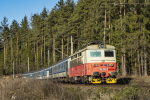 Lokomotiva: 242.216-0 | Vlak: R 665 Rožmberk ( Plzeň hl.n. - Brno hl.n. ) | Místo a datum: Velký Ratmírov 02.01.2020