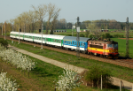 Lokomotiva: 242.236-8 | Vlak: R 813 ( Brno hl.n. - Olomouc hl.n. ) | Místo a datum: Žabčice 25.04.2010