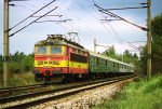 Lokomotiva: 242.274-9 | Vlak: Os 4930 ( Brno hl.n. - Žďár nad Sázavou ) | Místo a datum: Vlkov u Tišnova 13.09.1999
