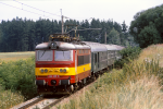 Lokomotiva: 242.285-5 | Vlak: Os 8004 ( České Budějovice - Cheb ) | Místo a datum: Katovice 05.08.1995