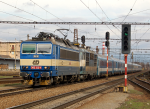Lokomotiva: 362.122-4 + 350. | Vlak: EC 170 Hungaria ( Budapest Kel.pu. - Berlin Hbf. ) | Místo a datum: Pardubice hl.n.   12.04.2013