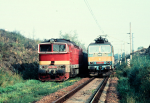 Lokomotiva: 363.065-4 + 754.009-9 | Vlak: Os 9165 ( Benešov u Prahy - Tábor ) + R 563  Junák ( Plzeň hl.n. - Brno hl.n. ) | Místo a datum: Tábor 11.09.1992