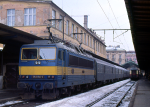 Lokomotiva: 363.160-3 | Vlak: Os 5971 ( Praha Masarykovo n. - Jihlava ) | Místo a datum: Praha Masarykovo n.   06.03.1993