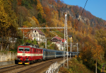 Lokomotiva: 371.004-3 | Vlak: EC 171 Hungaria ( Berlin Hbf. - Budapest Kel.pu. ) | Místo a datum: Dolní Žleb 31.10.2015