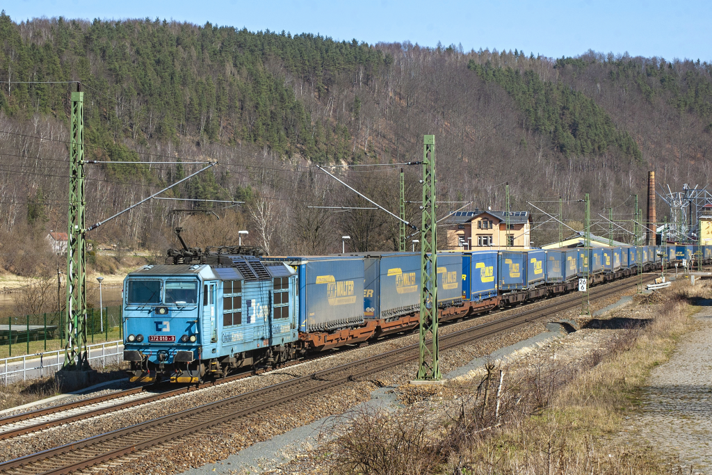 Lokomotiva: 372.010-9 | Vlak: Nex 44356 ( Brno dolní - Rostock ) | Místo a datum: Königstein (D) 20.03.2014
