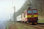 Lokomotiva: 372.012-5 | Vlak: Nex 42570 ( Lovosice jih - Dresden-Friedrichstadt ) | Místo a datum: Dolní Zálezly 03.04.1997