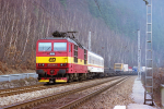 Lokomotiva: 372.014-1 | Vlak: Sg 42573 ( Dresden-Friedrichstadt - Lovosice jih ) | Místo a datum: Kurort Rathen (D) 10.04.1996