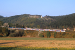 Lokomotiva: 452.003-7 | Vlak: Os 9137 ( Praha hl.n. - Benešov u Prahy ) | Místo a datum: Čtyřkoly 02.05.1995