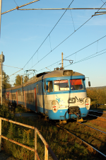Lokomotiva: 452.013-6 | Vlak: Os 9141 ( Praha hl.n. - Benešov u Prahy ) | Místo a datum: Čtyřkoly 16.10.2006