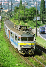Lokomotiva: 460.074-8 | Vlak: Os 2315 ( Děčín hl.n. - Lovosice ) | Místo a datum: Ústí nad Labem-Vaňov 10.04.1999