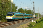 Lokomotiva: 682.006-2 | Vlak: IC 570 Brnnsk drak ( Beclav - Praha-Holeovice ) | Msto a datum: Chvaletice 10.05.2006