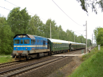 Lokomotiva: 721.549-4 ( Junior Market )+ 480.001-7 ( LEO Express ) | Vlak: Pn 148239 ( Siedlce - Velim ) | Místo a datum: Chvaletice 22.05.2012