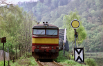 Lokomotiva: 749.008-9 | Vlak: Os 19008 ( Dob - Praha hl.n. ) | Msto a datum: Skochovice 29.04.1995