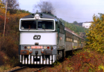 Lokomotiva: 750.329-5 | Vlak: Os 7412 ( Plzeň hl.n. - Domažlice ) | Místo a datum: Stod 21.10.1998