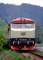 Lokomotiva: 751.094-4 | Vlak: Os 9214 ( Zru nad Szavou - Praha hl.n. ) | Msto a datum: Samechov 09.06.1996