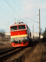 Lokomotiva: 753.101-5 ( T478.3101 ) | Vlak: R 533 ( Praha hl.n. - České Budějovice ) | Místo a datum: Benešov u Prahy 09.01.1988