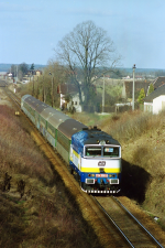 Lokomotiva: 754.006-5 | Vlak: Os 7414 ( Plzeň hl.n. - Domažlice ) | Místo a datum: Chotěšov u Stoda 08.03.2002