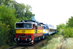 Lokomotiva: 754.060-2 + 754.027-1 | Vlak: EC 37750 Karlštejn ( Praha hl.n. - Dortmund Hbf. ) | Místo a datum: Stod 19.10.1996