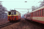 Lokomotiva: 830.084-0 | Vlak: Os 4530 ( Břeclav - Hrušovany nad Jevišovkou  | Místo a datum: Boří les 25.03.1997