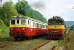 Lokomotiva: 830.236-6, 753.090-0 | Vlak: Os 5428 ( Stará Paka - Liberec ) | Místo a datum: Hodkovice nad Mohelkou 18.09.1999