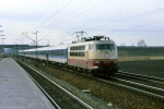 Lokomotiva: 103.113-7 | Vlak: IR 2197 ( Karlsruhe Hbf. - Salzburg Hbf. ) | Místo a datum: Esting 26.02.1994