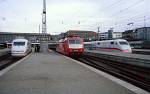 Lokomotiva: 120.108-6, 401.018-7, 401.083-1 | Vlak: ICE 582 Jakob Fugger ( Mnchen Hbf. - Hamburg-Altona ), ICE 892 Kommodore ( Mnchen Hbf. - Bremen Hbf. ) | Msto a datum: Mnchen Hbf. 26.02.1994