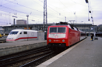 Lokomotiva: 120.157-3, 401.018-7 | Vlak: EC 12 Paganini ( Venezia S.L. - Dortmund Hbf. ), ICE 582 Jakob Fugger ( Mnchen Hbf. - Hamburg-Altona ) | Msto a datum: Mnchen Hbf. 26.02.1994