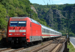 Lokomotiva: 101.049-5 | Vlak: IC 2015 ( Norddeich - Stuttgart Hbf. ) | Místo a datum: Oberwesel   08.06.2006