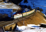 Lokomotiva: 110.393-6 | Vlak: D 1183 Spree-Alpen-Express ( Berlin - Verona ) | Místo a datum: St.Jodok (A) 09.01.1994