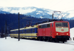 Lokomotiva: 111.048-5 + 4030.302-6 | Vlak: R 5013 ( Wörgl Hbf. - Salzburg Hbf. ) | Místo a datum: Westendorf (A) 05.02.1999