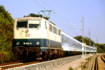 Lokomotiva: 111.104-6 | Vlak: IR 2458 ( Erfurt Hbf. - Aachen Hbf. ) | Místo a datum: Neudietendorf 19.09.1996