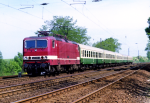 Lokomotiva: 143.333-3 | Vlak: D 2858 ( Leipzig Hbf. - Erfurt Hbf. ) | Msto a datum: Grosskorbetha 16.05.1994