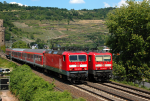 Lokomotiva: 143.637-7 + 143.647-6 | Vlak: RE 12763 ( Koblenz Hbf. - Mainz Hbf. ) + RB 12768 ( Mainz Hbf. - Koblenz Hbf. ) | Místo a datum: Oberwesel 08.06.2006