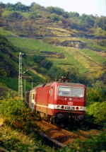 Lokomotiva: 143.880-3 | Vlak: RB 6021 ( Koblenz Hbf. - Mainz Hbf. ) | Místo a datum: Oberwesel 25.09.1998
