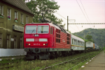 Lokomotiva: 180.017-6 | Vlak: Sn ( Dresden-Friedrichstadt - Lovosice jih ) | Místo a datum: Malé Žernoseky (CZ) 10.04.1999
